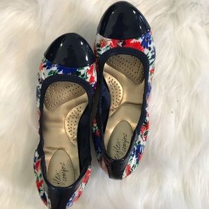Dexflex Comfort Floral blue flats Size 10 Comfy